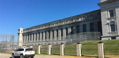 leavenworth ks prison metal fabrication|fci leavenworth building.